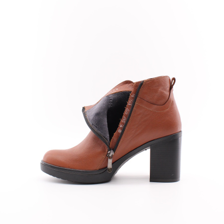 Ботинки с массивным каблуком