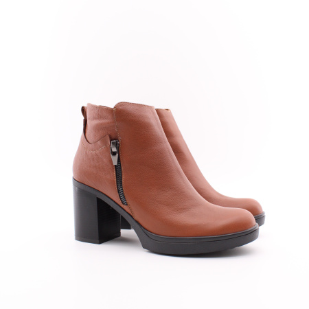 Ботинки с массивным каблуком