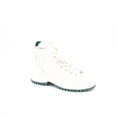 Белые ботинки с отстрочкой MADELLA