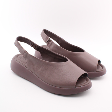 Летние босоножки на платформе MADELLA