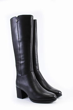 MADELLA кожаные сапоги с декором