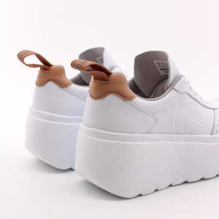 GRUNBERG кроссовки белые на высокой подошве