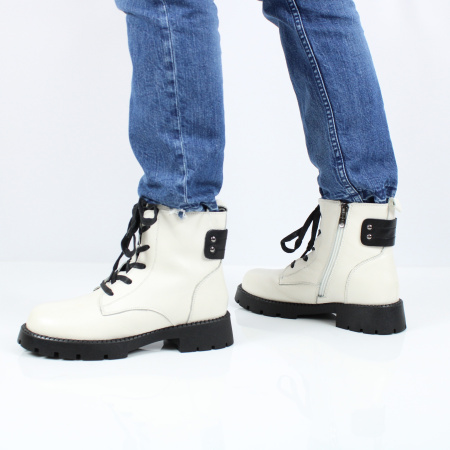 MADELLA ботинки молочного цвета