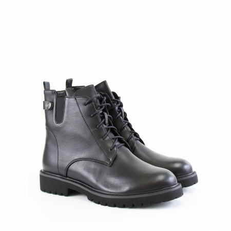 Ботинки высокие со шнурками