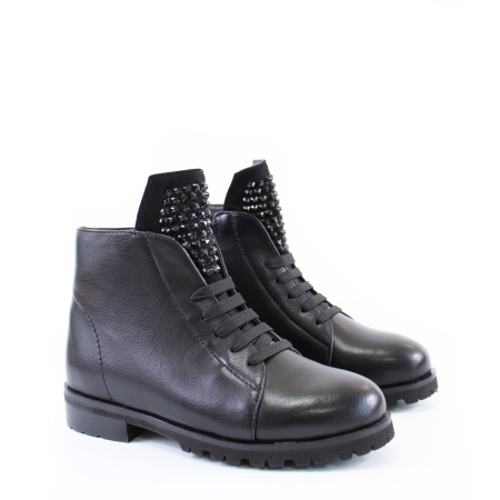 Ботинки с декором