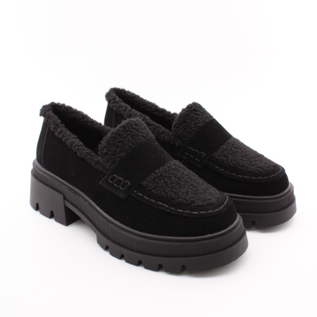 Чёрные лоферы MADELLA