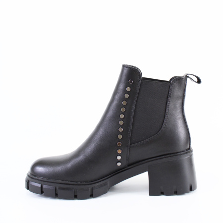 Ботинки с декором на тракторной подошве MADELLA