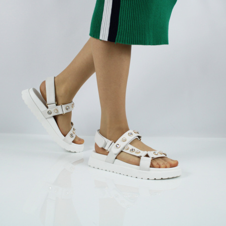 Белые сандалии MADELLA