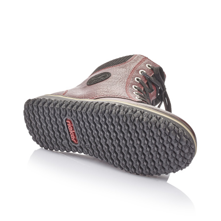 Бордовые ботинки