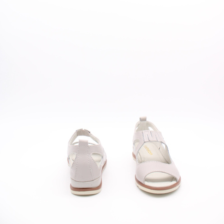 Сандалии из кожи