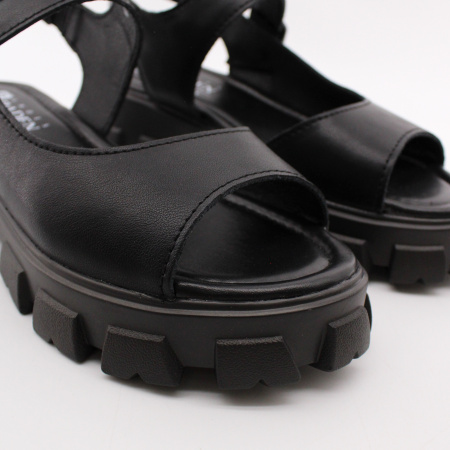 BADEN босоножки на массивной подошве