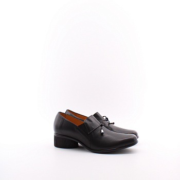 Закрытые демисезонные черные туфли ROMER