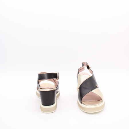 Босоножки на высокой платформе GALA