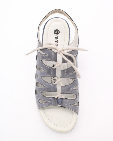 Сандалии на шнурке