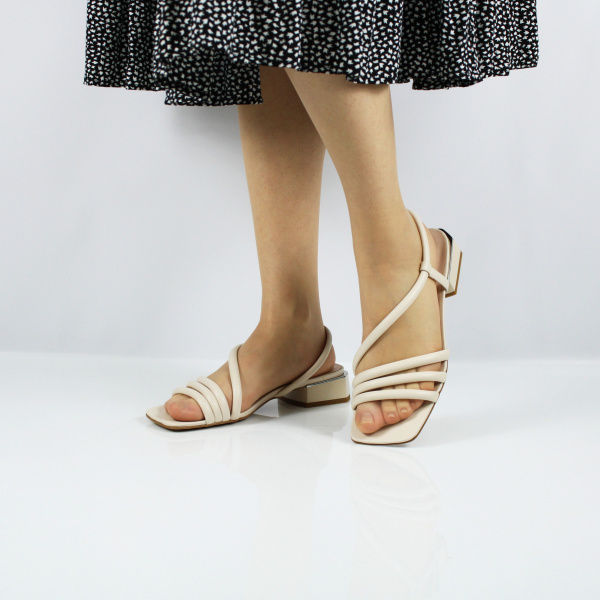 RESPECT бежевые босоножки на венсом каблуке