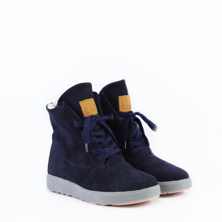 Ботинки на высокой подошве