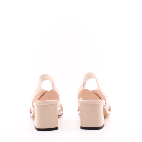 Босоножки с декоративной пряжкой RESPECT