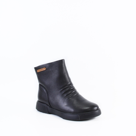 Ботинки со складками на союзке