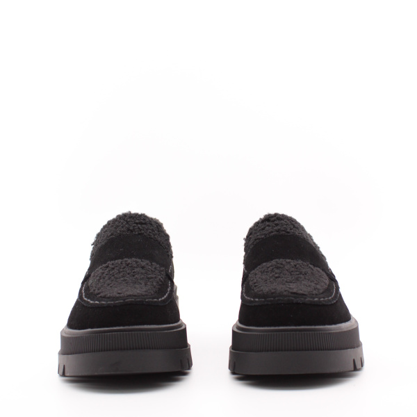 Чёрные лоферы MADELLA