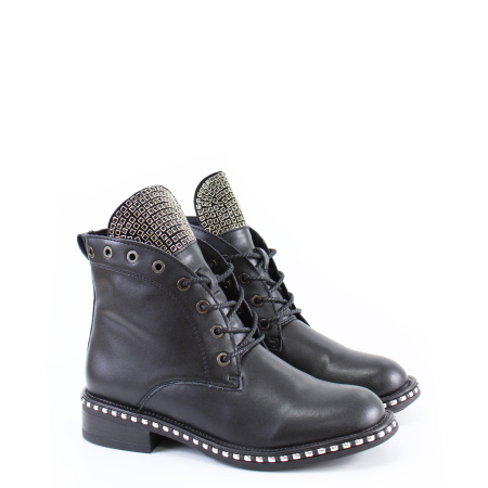 Ботинки с декором