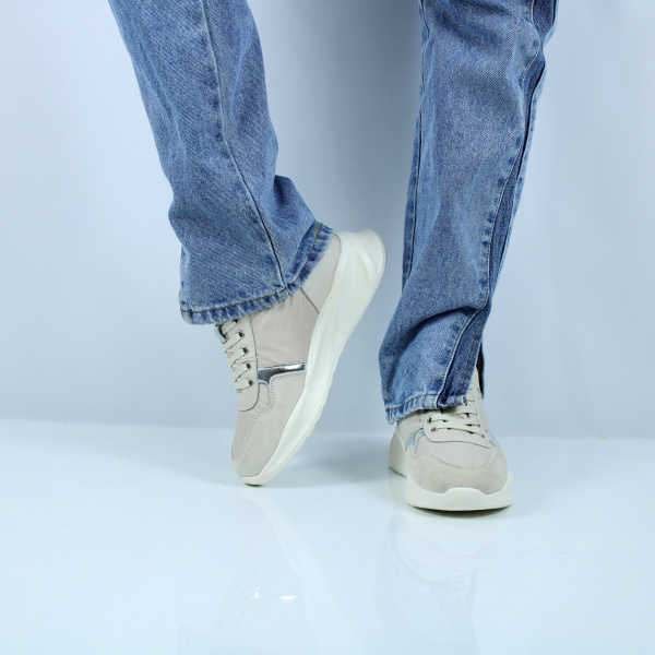 Кроссовки KUMFO