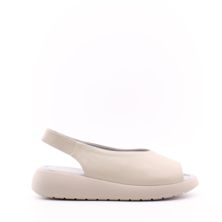 Летние бежевые сандали на платформе KRAUS