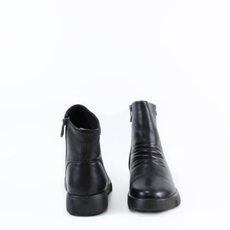 Ботинки со складками на союзке