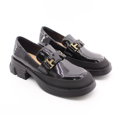 Лоферы лаковые LUKME