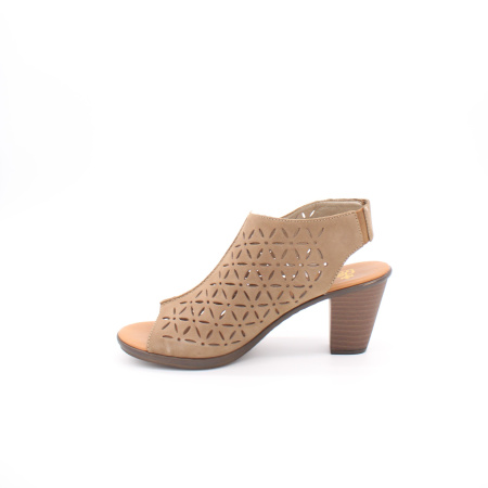 Босоножки с ажурной перфорацией