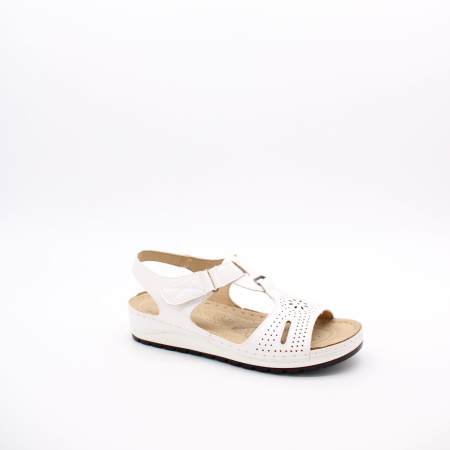 Сандалии на залипе