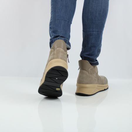 Кроссовки MADELLA