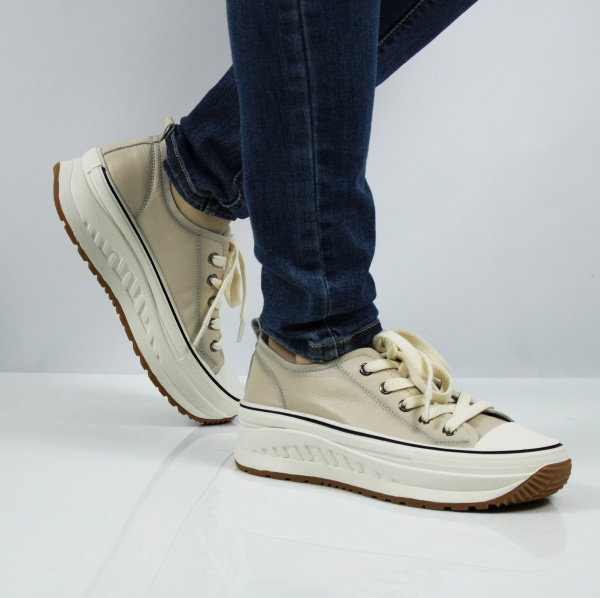 Кеды с перфорацией