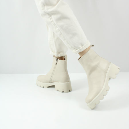 Светлые ботильоны на массивной подошве RESPECT