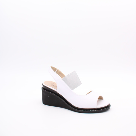 Босоножки с резинкой