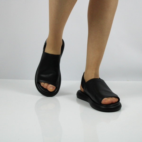 COVANI сандалии с закрытой союзкой