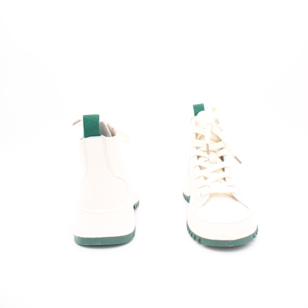 Белые ботинки с отстрочкой MADELLA