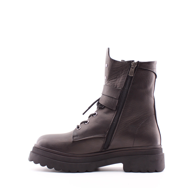 SandM зимние ботинки с декоративными клепками