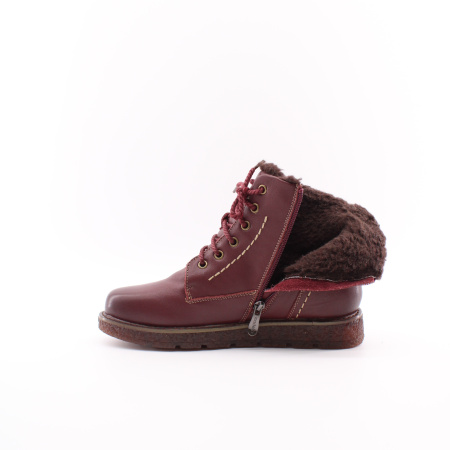 Ботинки на шнурках