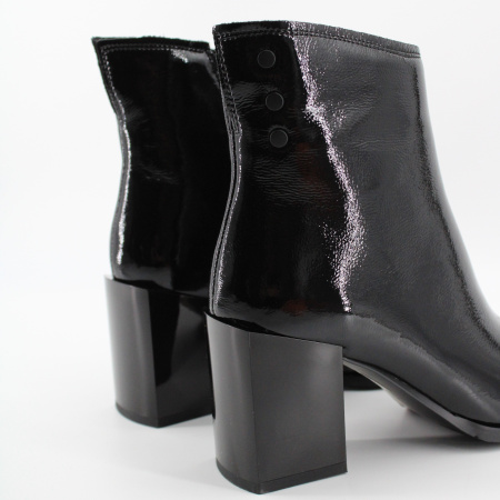 TOFA лаковые ботильоны