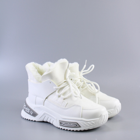 Белые спортивные ботинки