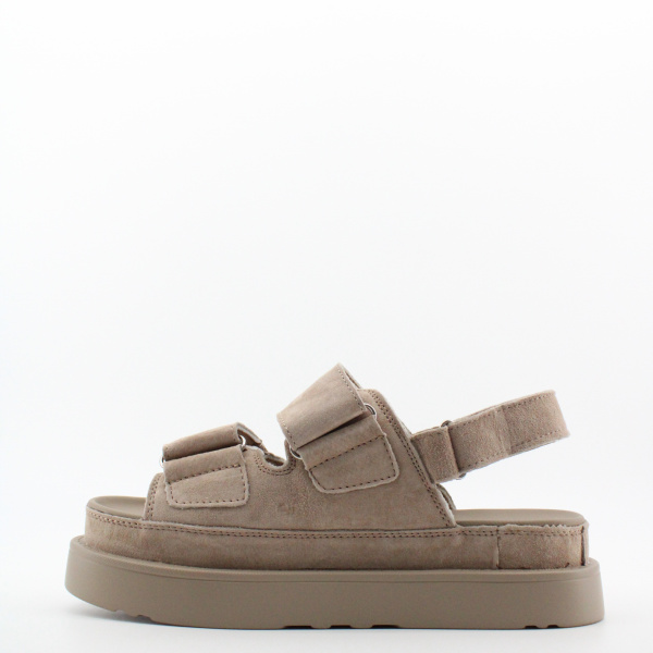 MADELLA сандалии на массивной подошве