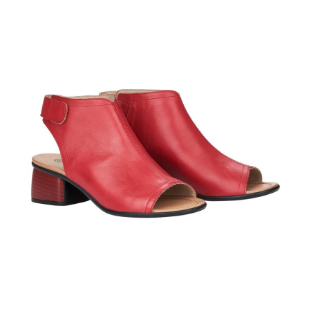 Красные босоножки на низком каблуке REMONTE