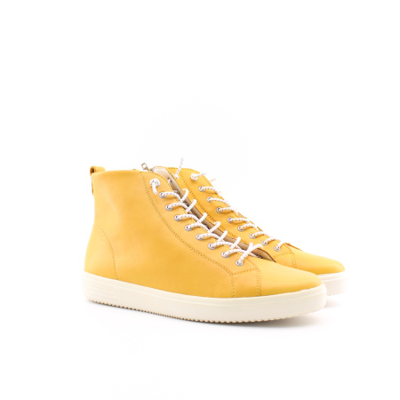 Желтые ботинки