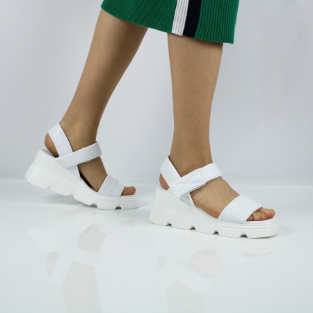 Босоножки TOFA