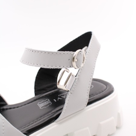 Босоножки на массивной белой подошве BONAVI