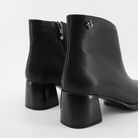 LUKME ботильоны