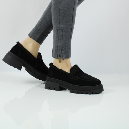 Чёрные лоферы MADELLA