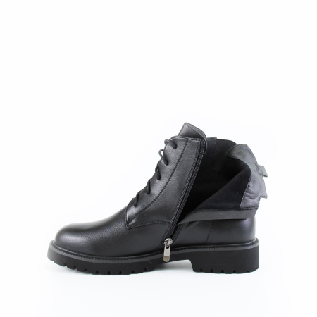 Ботинки высокие со шнурками