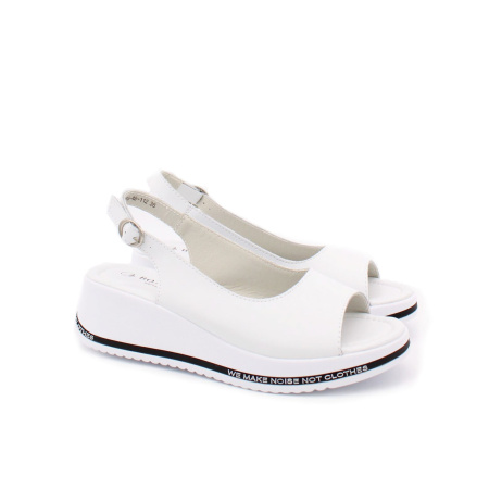 Босоножки на белой подошве