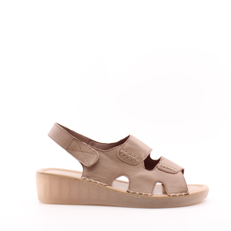 Кожаные босоножки на липучке BONAVI